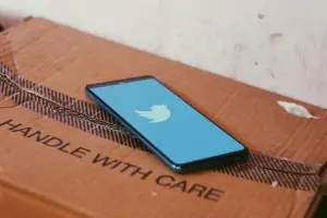 Smartphone Twitter uso mídias sociais jornalistas BBC Lineker