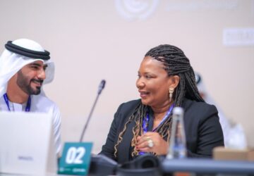 Ministro da Cultura e Juventude dos Emirados Árabes, xeique Salem bin Khalid Al Qassimi e Ministra da Cultura Margareth Menezes na reunião do Diálogo Ministerial sobre Ação Climática baseada na Cultura a COP28, Dubai