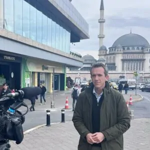 Mark Lowen, jornalista da BBC deportado da Turquia